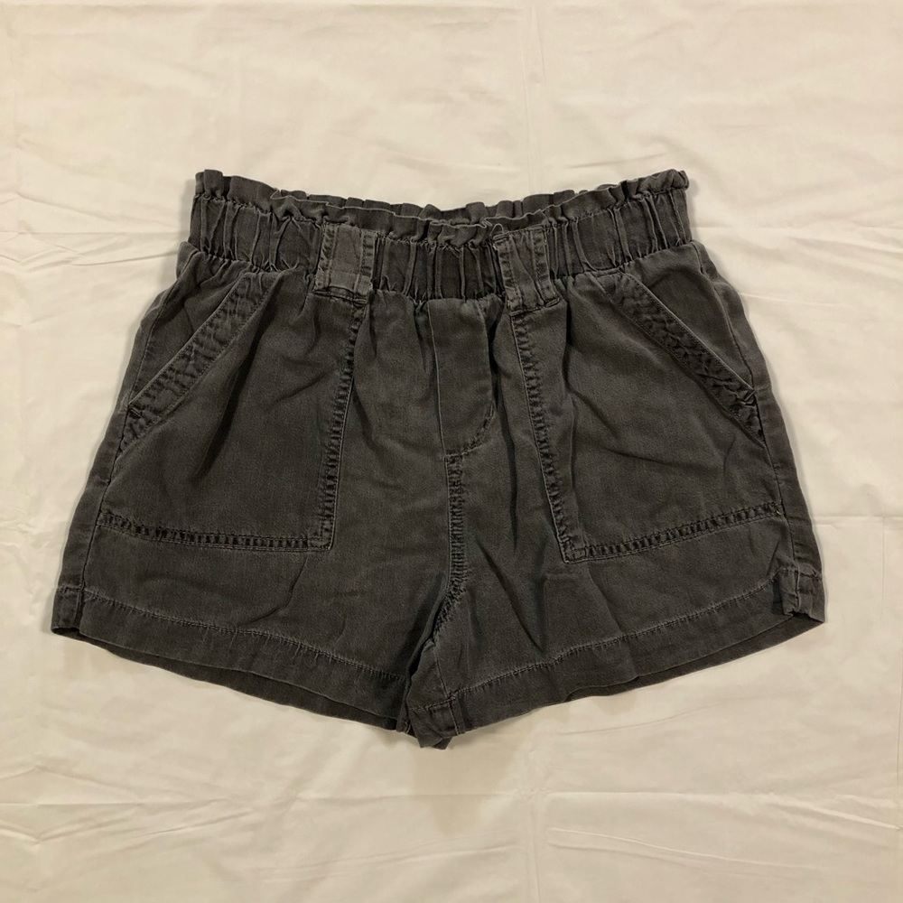 Time and Tru Women’s High Rise Pull-On Tencel Gray Shorts size XS